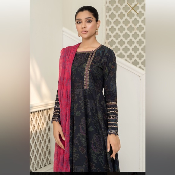 Maria. B. Winter Dress - Picture 2 of 11